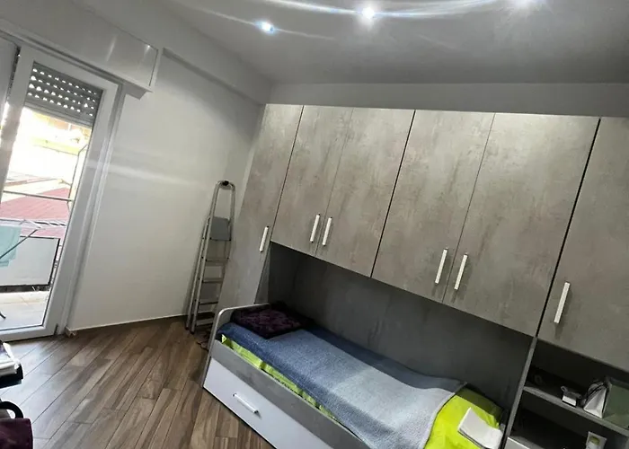 Nathan House, Tuscolana * Rom